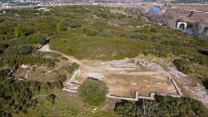 Photo aérienne Ambrussum oppidum France archéologie antiquité gallo romain vestiges...