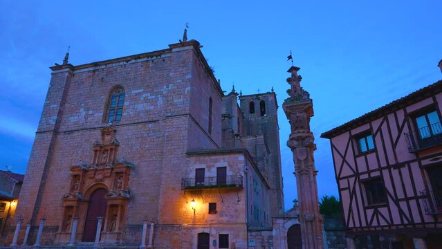 Rollo or Picota in the Plaza Mayor of the town of Pe&ntilde;aranda de Duero. Municipality of Pe&ntilde;aranda de Duero. Province of Burgos. Castile and Leon. Spain. Europe