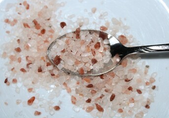 Pink himalayan salt grains