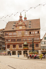 Obraz premium The Rathaus (Town Hall) in the Marktplatz (Market Square) of Tubingen, a traditional university town in central Baden-Wurttemberg, Germany