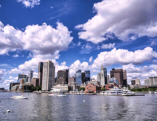 Obraz premium The Boston, Massachusetts skyline from Boston Harbor.