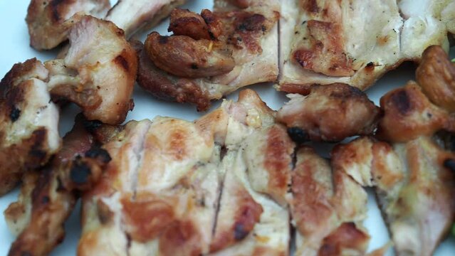vegetable salad with grilled chicken 