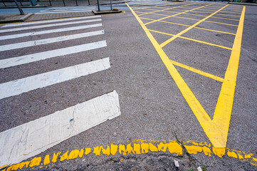 Segnali stradali pitturati sull'asfalto - obrazy, fototapety, plakaty