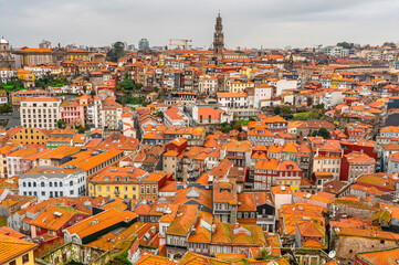 Fototapeta na wymiar La città di Porto in Portogallo vista dall'alto