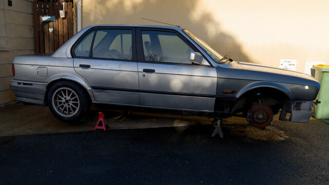 BMW Serie 3 Old Youngtimers Car Being Restored And Repaired On The Street