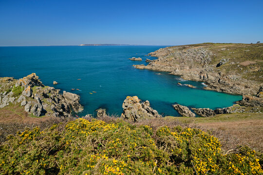 France, Brittany, Coastline of Cap Sizun headland in summer