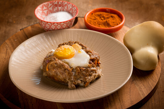 minced meat nest with scamorza cheese and egg