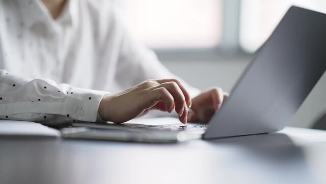 businesswoman using laptop 