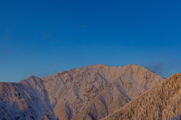 快晴の冬の越百山