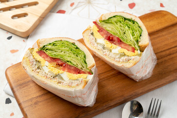 Grapefruit cream cheese salad, konjac rice mushroom salad, fried shrimp salad, onion hot dog, ham cheese egg sandwich, crab meat cheese egg sandwich, egg sandwich, kaya toast