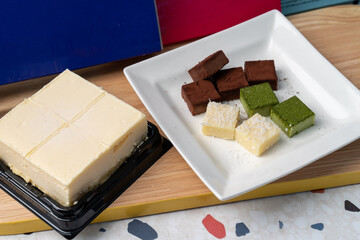 Ipabes, raw chocolate, Americano, cheese, tungcaroon, macaron, honey butter, bread, bread, coffee bean bread, madeleine, muffin, chocolate