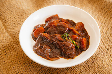 牛すねシチュー