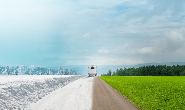 Camper auf einer Strasse im winter mit Schnee und im Sommer