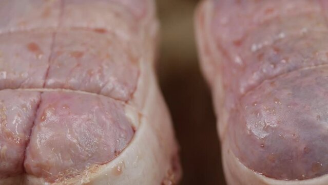 r&ocirc;ti de dinde, cru, en gros plan