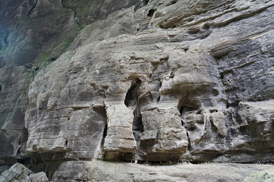 Looks like an elephant bulge on the wall below the Tianlong Bridge entrance. The Three Natural Bridges are a series of natural limestone bridges, Chongqing.