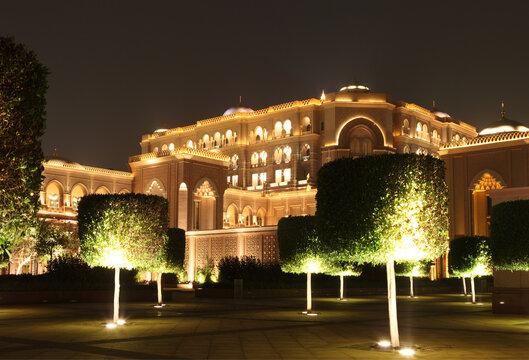 fountain at night