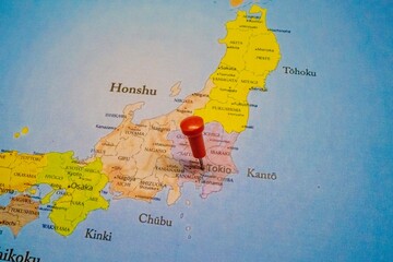 Landkarte von Japan mit roten Pin auf Tokio