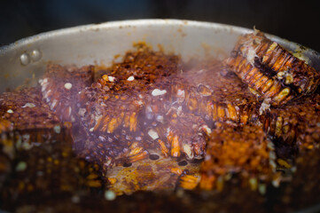 Steamed honeycomb in steamer pot