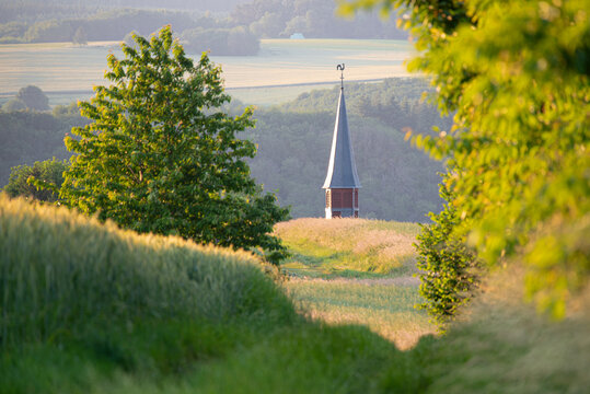 Kirchturm von Hunolstein bei Morbach im Hunsr&uuml;ck