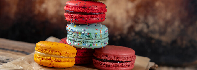 4K Ultra HD Close-Up Image of Colorful Traditional Macaroons - Sweet Indulgence