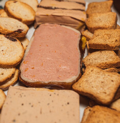 pate cena dinner table bread