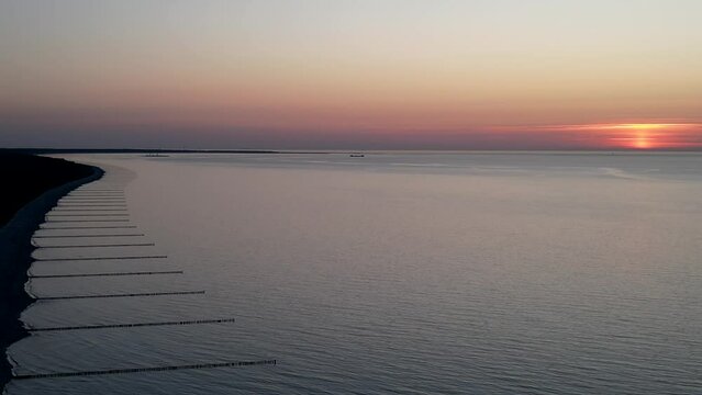 Sonnenuntergang am Strand von Zingst, Darss, Deutschland