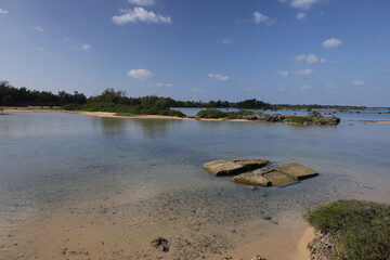 沖縄県下地島　渚の風景