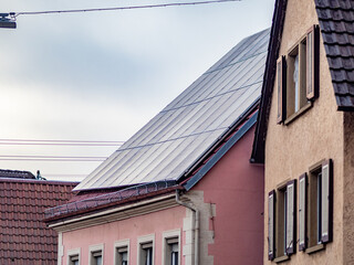 Fototapeta na wymiar Solarpanelen auf dem dach