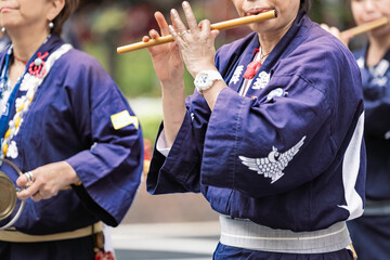 日本の祭り仙台青葉まつり　すずめ踊り大流し鳴り物祭笛 - obrazy, fototapety, plakaty