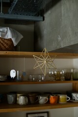 天井から吊り下げたヒンメリ