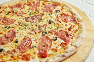 pizza with salami and cheese	