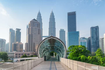 Foto op Plexiglas Awesome Kuala Lumpur skyline. Amazing view of skyscrapers © efired