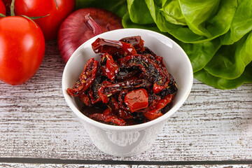 Dry tomato in olive oil