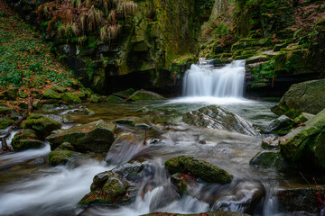 Fototapeta na wymiar waterfalls, beskids, mountains, landscape, water, pond, lake, trees, forest, nature, stream,