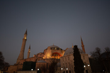 Fototapeta na wymiar Blue mosque in Istanbul Turkey at sunset.