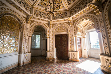 Le sontuose sale del Castello di Sammezzano sono un tripudio di colori e dettagli moreschi....