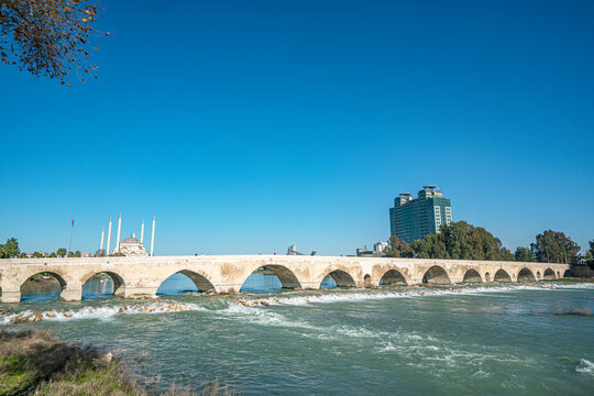 The scenic view of Adana, Taş k&ouml;pr&uuml;, seyhan river and Sabancı Camii