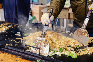 焼きそば　屋台　調理