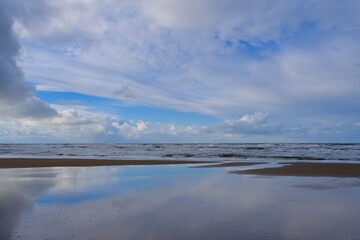 Ausblick über die Nordsee mit Sandstrand