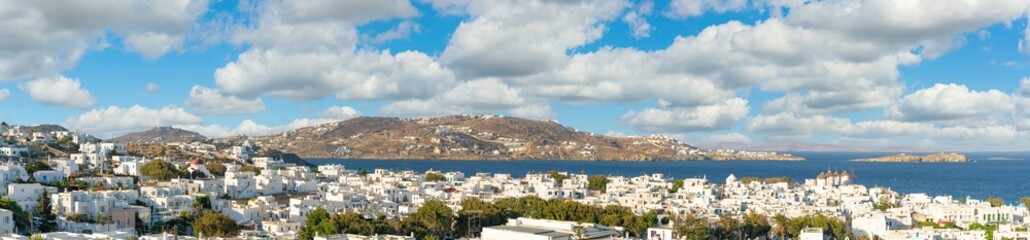 Fototapeta na wymiar Cityscape panorama of Mykonos, Greece
