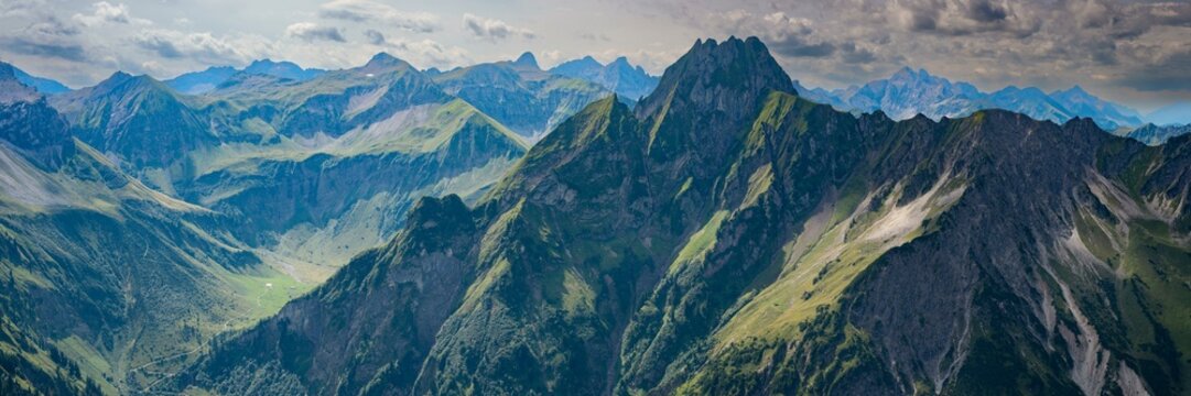 Mountain panorama from Laufbacher-Eckweg to Hoefats, 2259m, Allgaeu Alps, Allgaeu, Bavaria, Germany, Europe