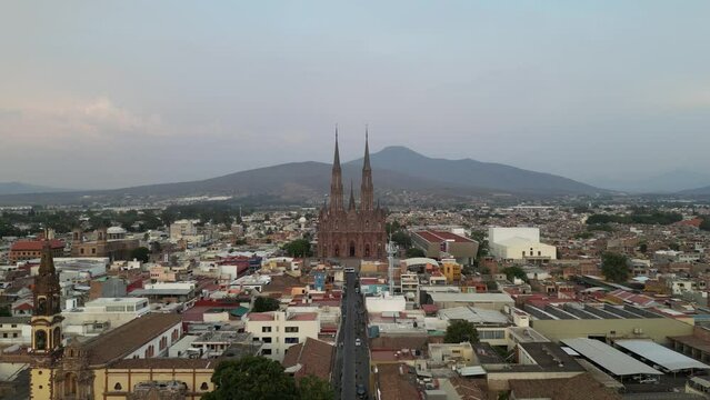 Santuario guadalupano Zamora, iglesia g&oacute;tica en Michoac&aacute;n