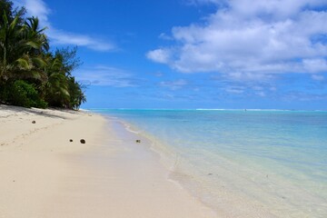 Fototapeta na wymiar rarotonga island beach sand like paradise