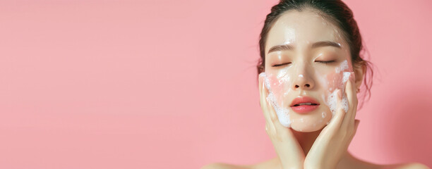 Beauty Asian women cleansing face with foam - obrazy, fototapety, plakaty