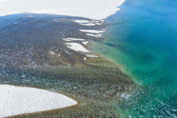 透明度の高い吉野川の水流
