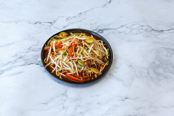 papaya salad with fermented fish sauce