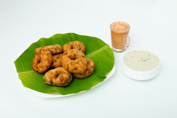 Medhu Vadai, Dive into the world of South Indian flavors with vadai and chutney, a symphony of crispy and tangy goodness.