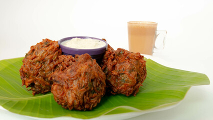 Onion Vadai, whether served as an appetizer, tea-time snack, or part of a festive spread, onion...