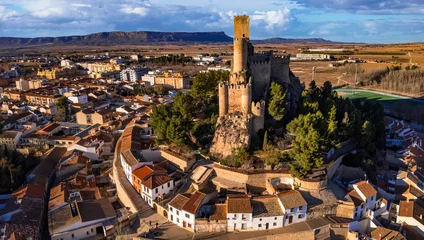Gardinen Most impressive medieval castles and towns  of Spain,  Castile-La Mancha provice - Almansa, panoramic high angle view © Freesurf