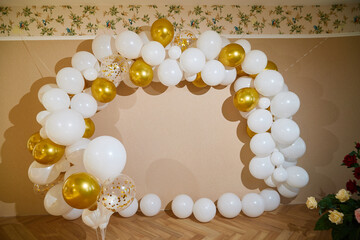 Fototapeta na wymiar Creative background with balloons in the room. Birthday or party concept. Birthday party time